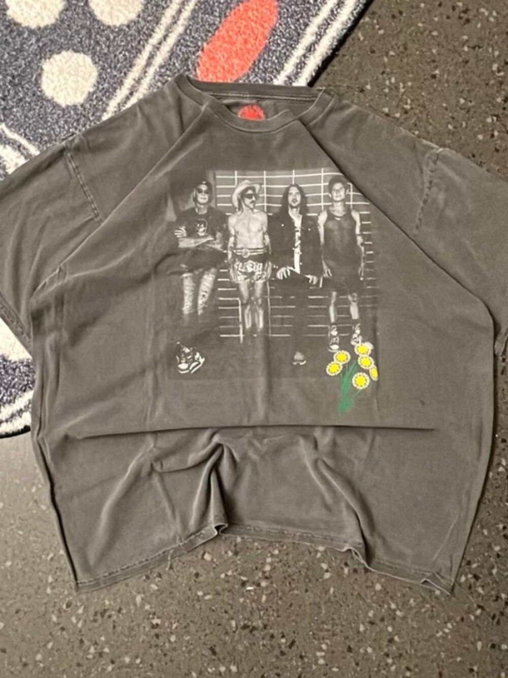 Red Hot Chili Peppers Band Tee World Tour – Grey – Size XL